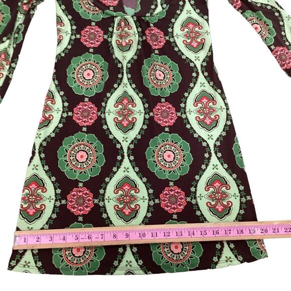 VELVET TORCH Velvet Torch Off The Shoulder Long Sleeve Mini Dress In Pink Green - Picture 7 of 10